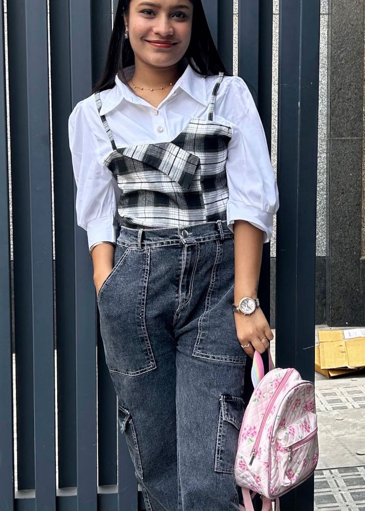 Chic Plaid &amp; White Shirt Combo