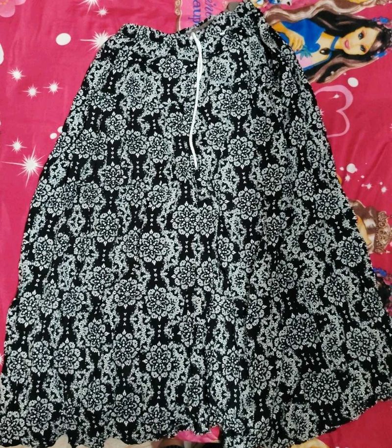 Black and White Floral Print Skirt
