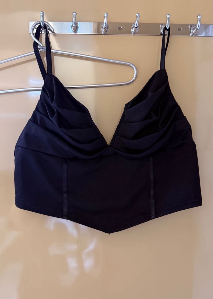 Chic Black Ruched Crop Top