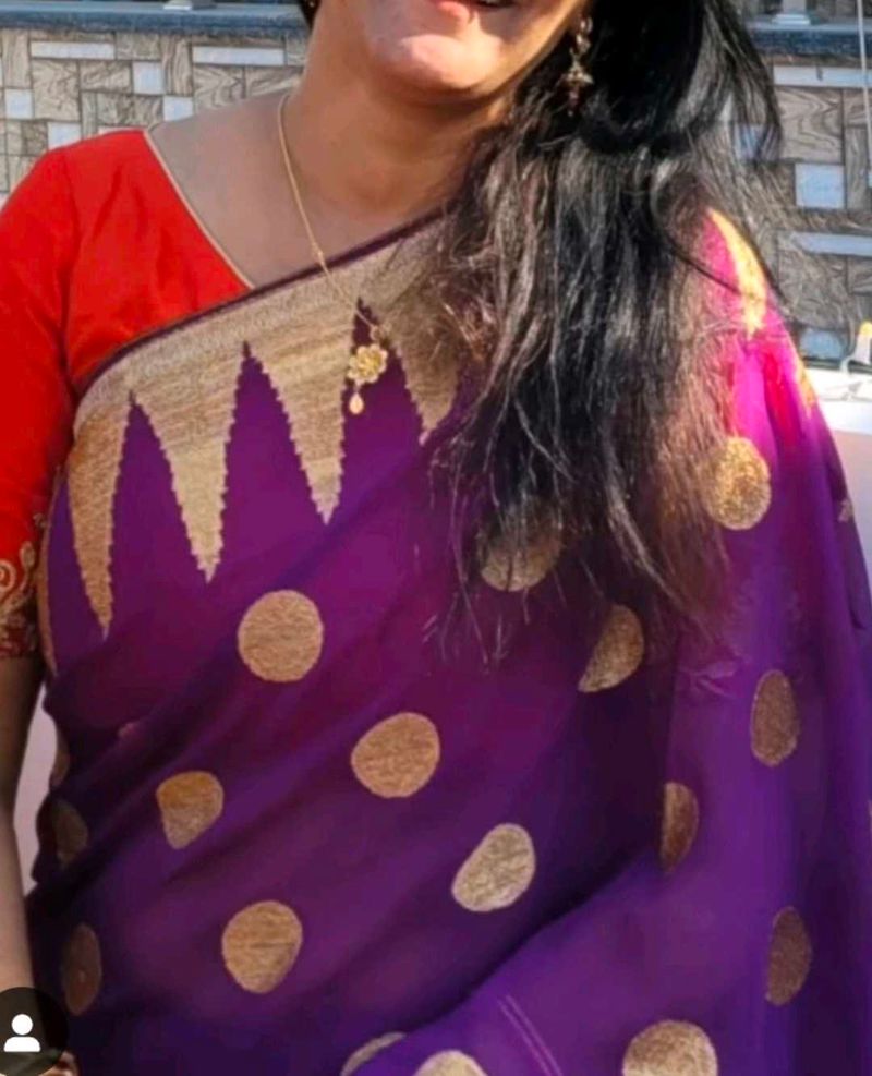 very trendy colour and design saree ❤️❤️