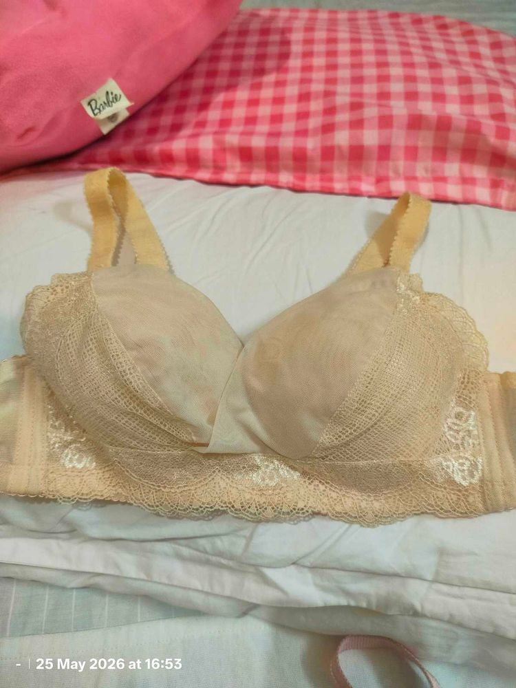 Cute Lace Trimmed Beige Bra💗✨