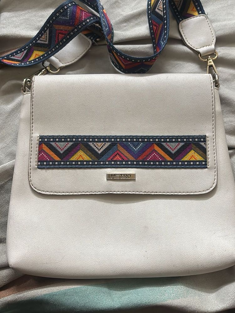 Stylish Crossbody Bag with Colorful Strap