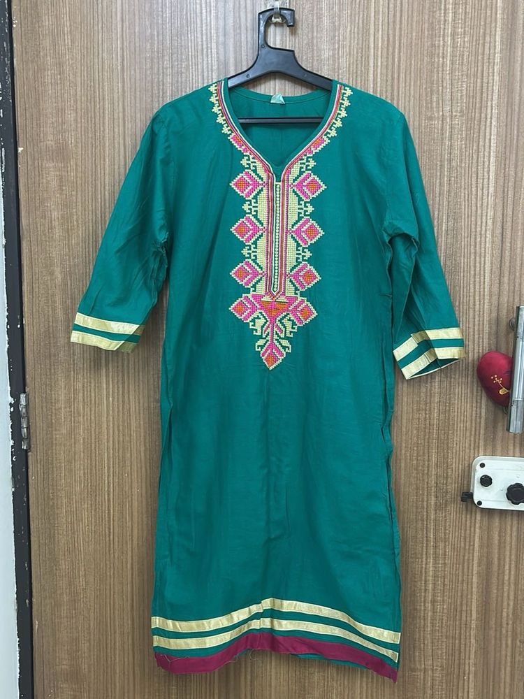 Elegant Teal Kurta with Gold Accents