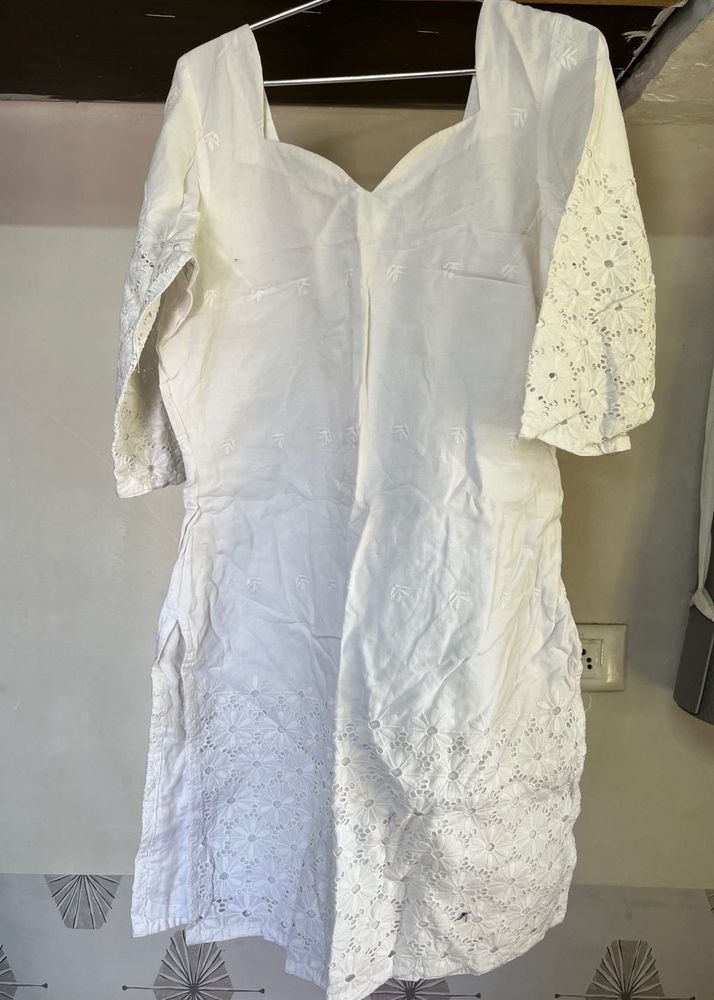 Elegant White Embroidered Kurta
