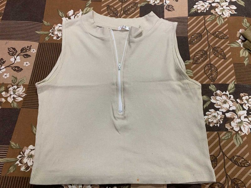 Ribbed Zip Neck Sleeveless Top