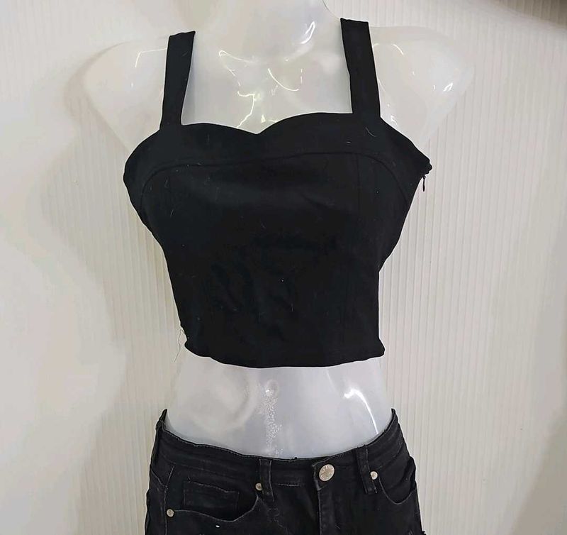 Black Sleeveless Crop Top