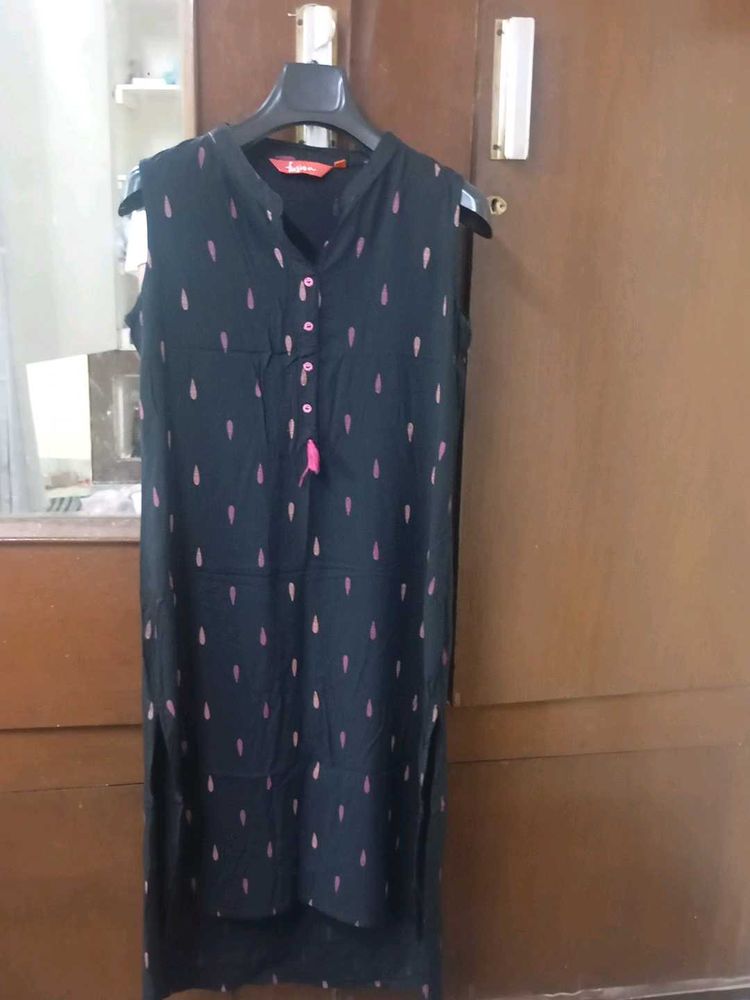 Stylish Sleeveless Kurta