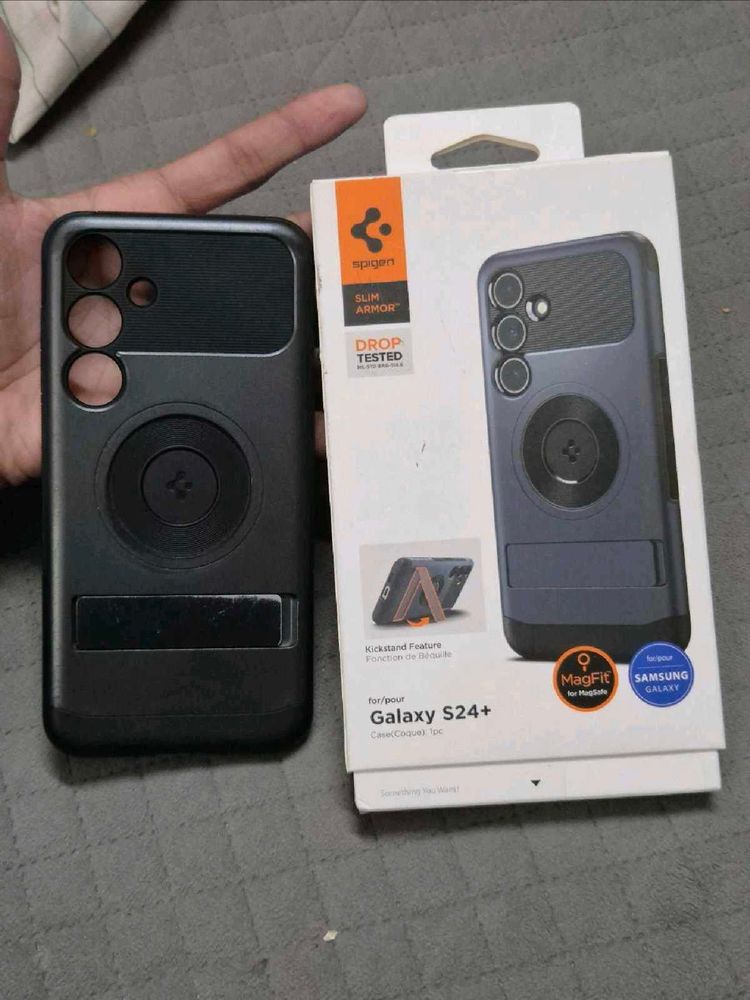 Samsung Galaxy S24+ 🛡️⚡Spigen  Armor MagFit Case