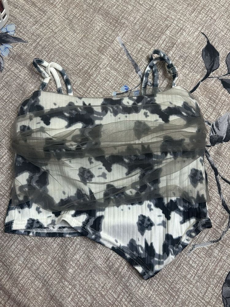 Stylish Tie-Dye Crop Top