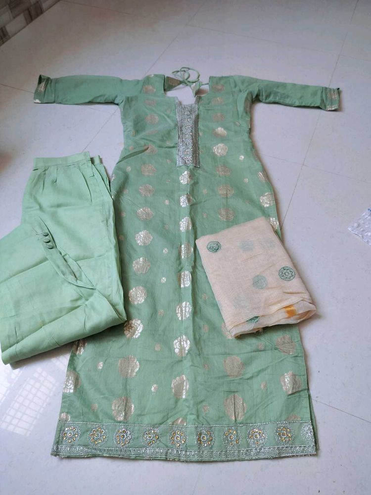 Elegant Green Kurta Set with Dupatta
