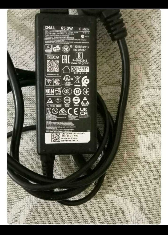 Dell 65W AC Adapter new and original