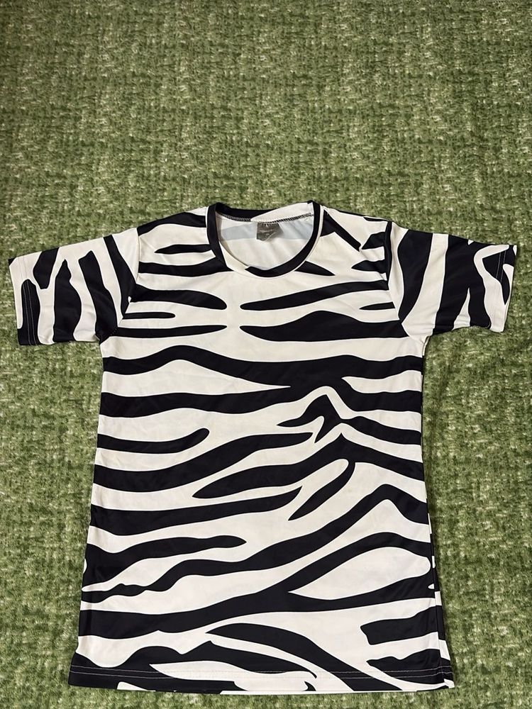 Trendy Black &amp; White Zebra Print Top | Oversized C