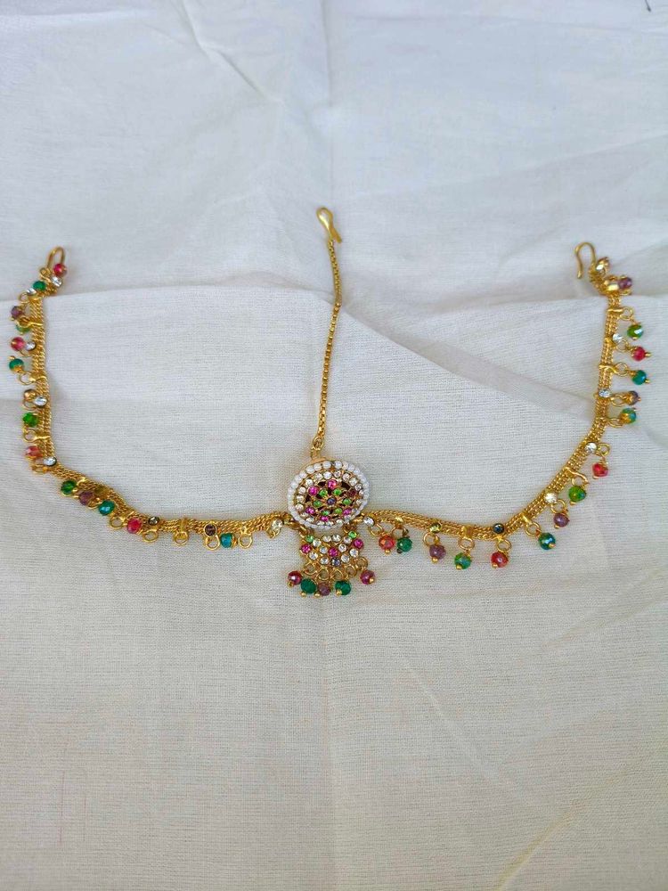 Elegant Kundan Maang Tikka