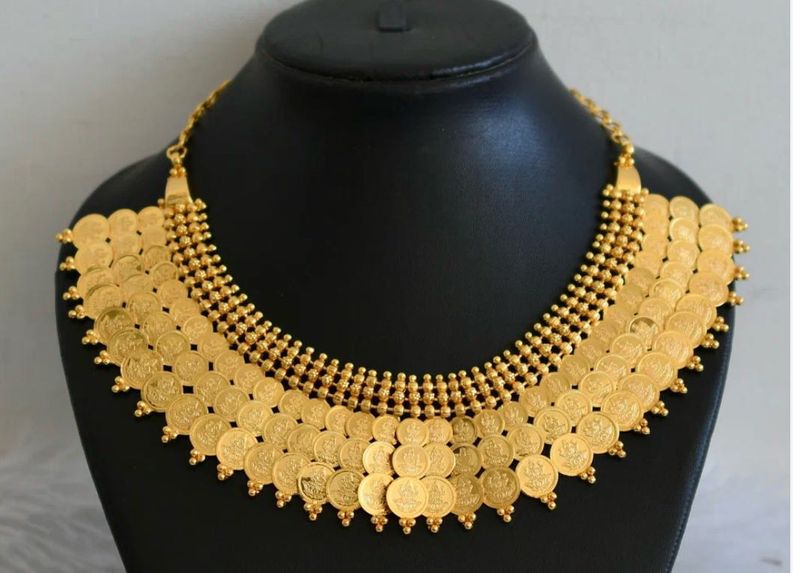 Exquisite Gold Coin Necklace Set