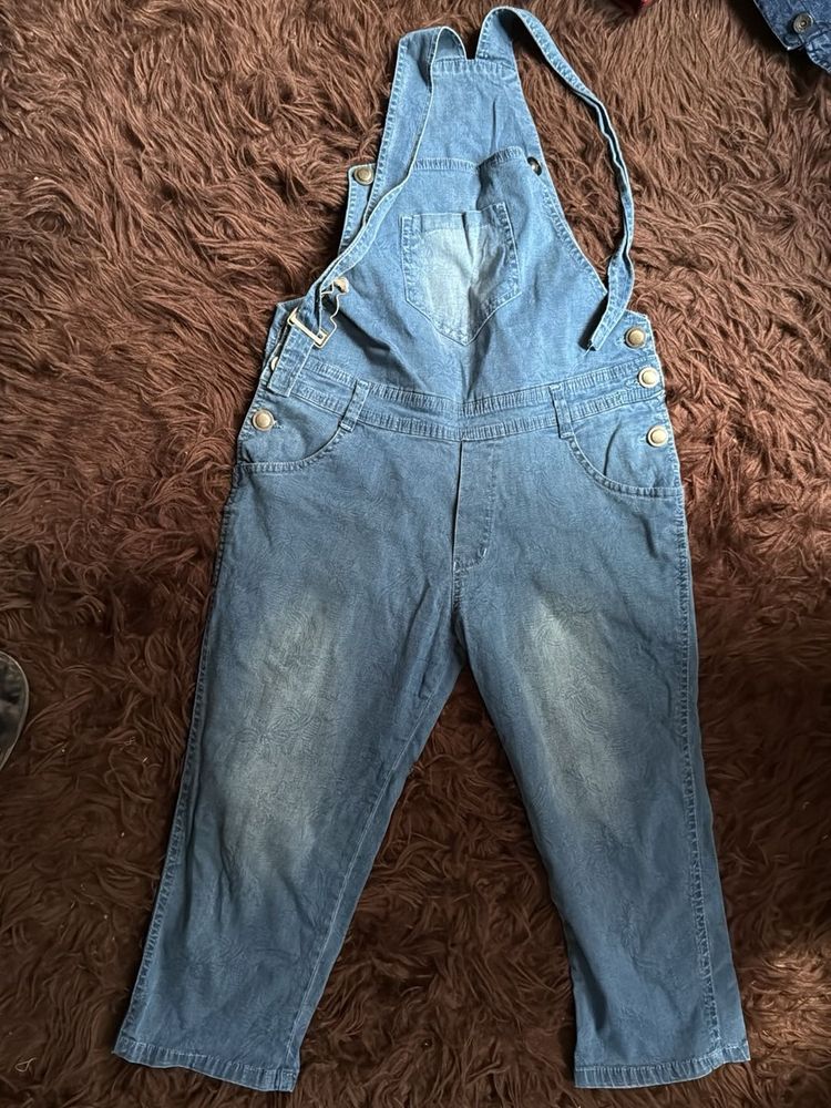 Women Denim Dungaree Capri (knee length)