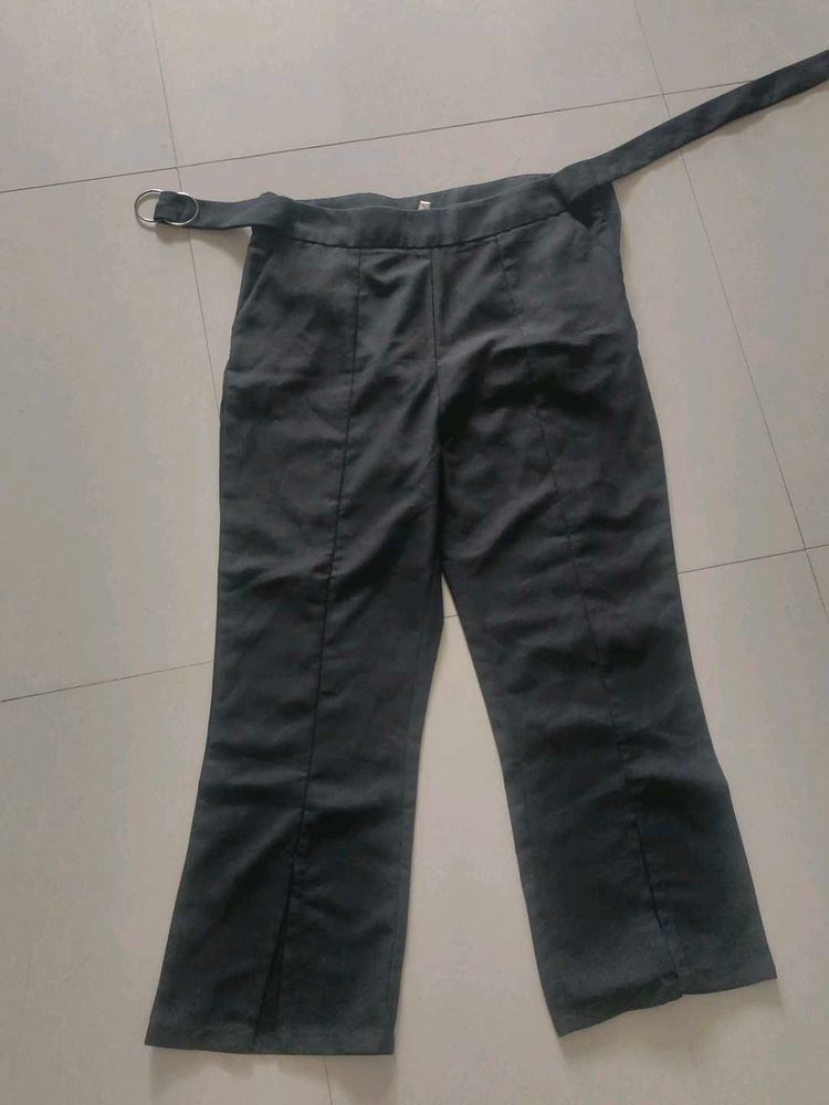 Stylish Black Wide-Leg Pants with Belt
