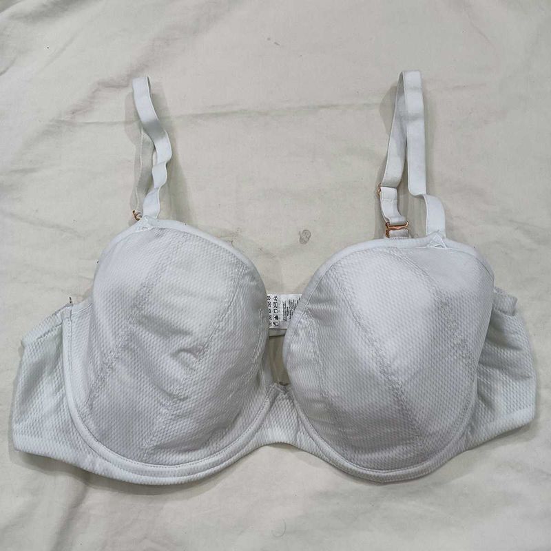 White🥰 36E Textured Bra