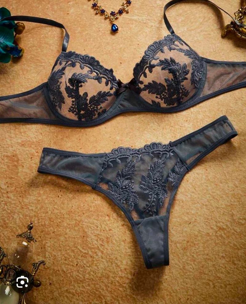 Lace Bra &amp; Panty Set