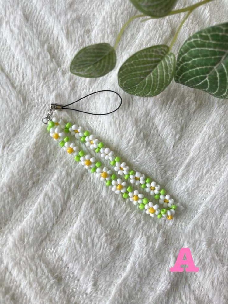 Daisy Beaded Phone Charm Strap🍀
