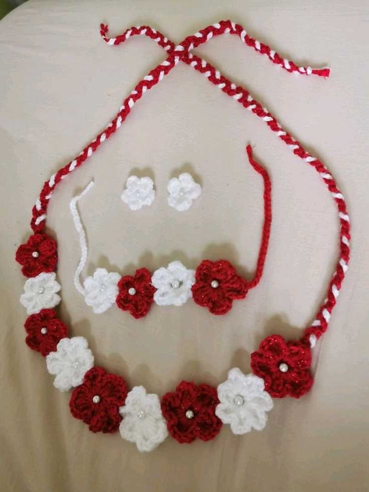 Handmade Crochet Flower Necklace Set
