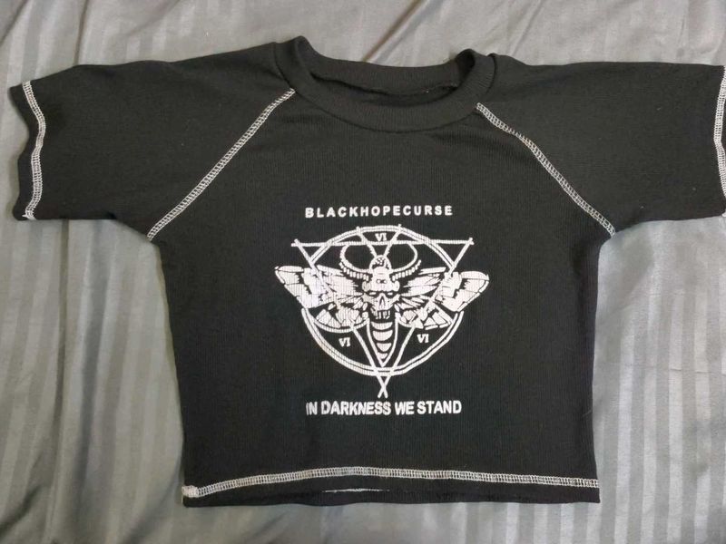 Blackhopecurse Graphic Print Crop Top