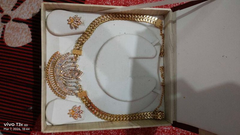 ✨ Elegant Traditional Necklace Set with Earrings |
