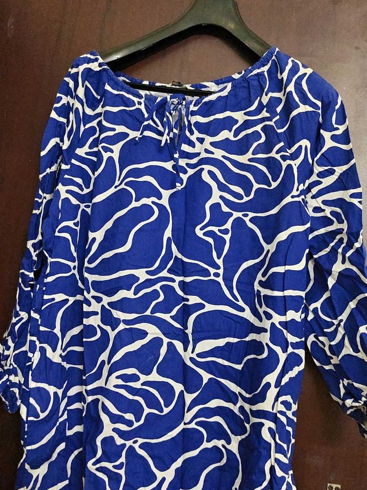 Blue &amp; White Abstract Print Top