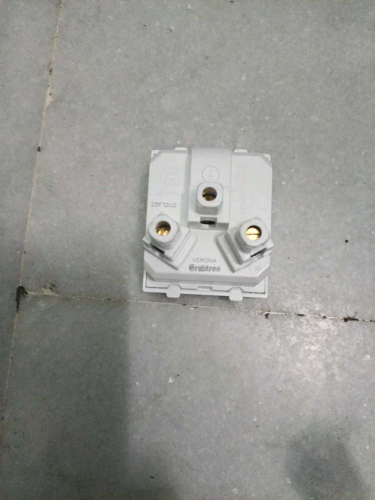 5 pics Crabtree Verona Electrical Socket