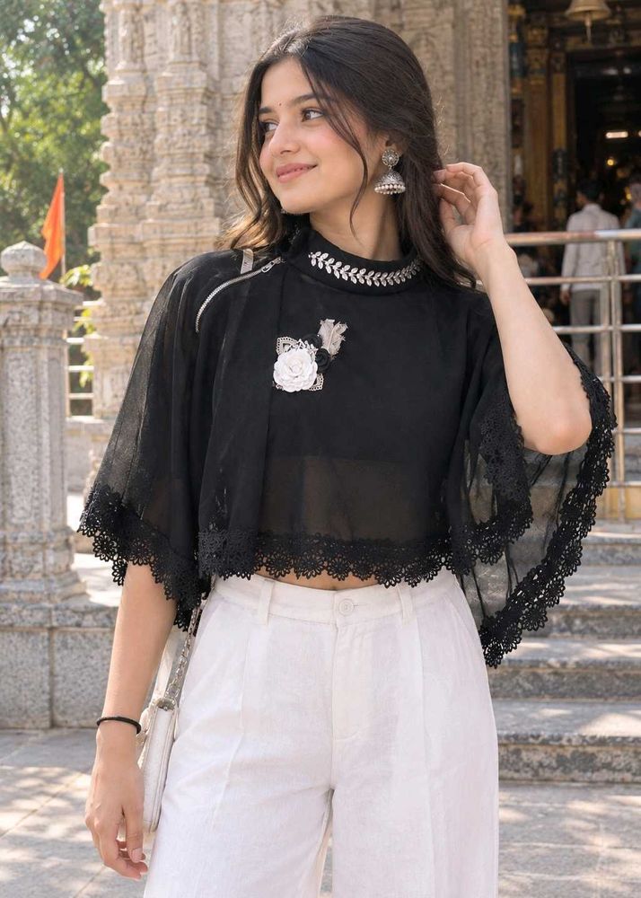 SHEER CAPE STYLE TOP 🐈‍⬛️