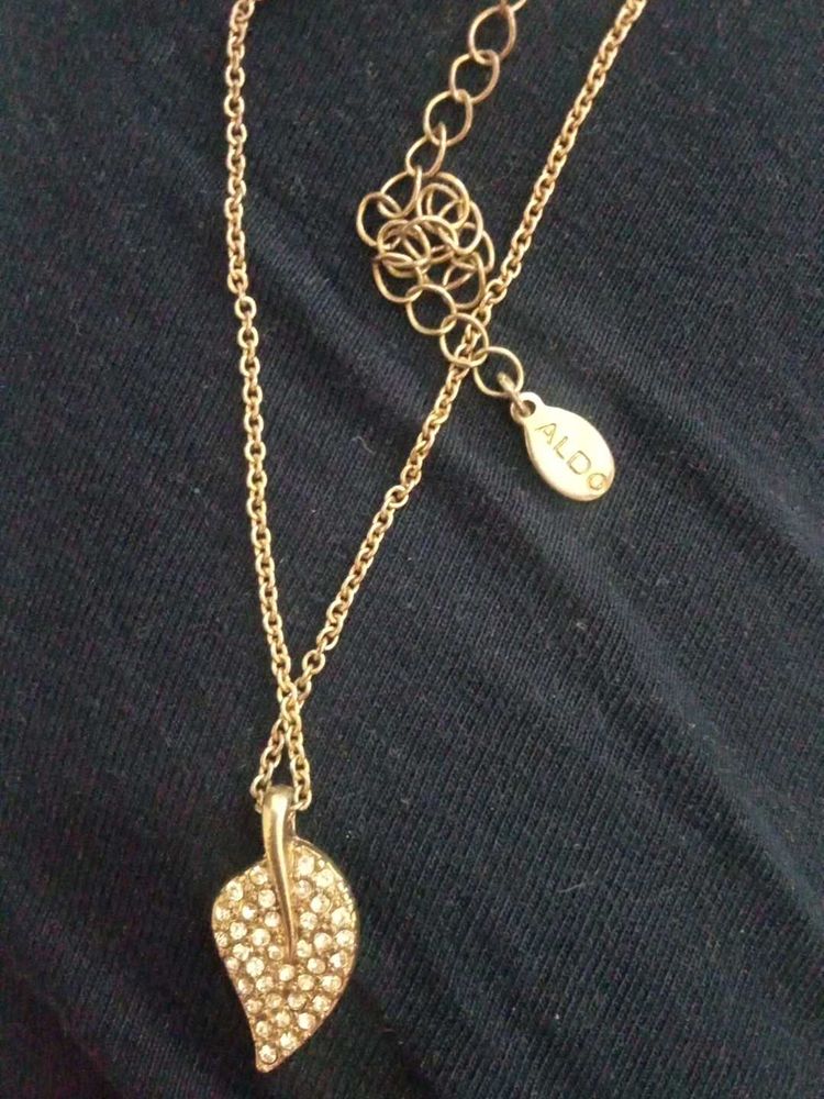 vintage aldo Leaf Pendant Necklace