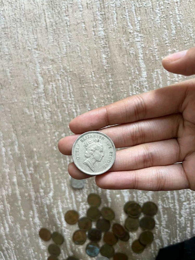 Queen Elizabeth The 2nd 1 Hong Kong Dollar 89'