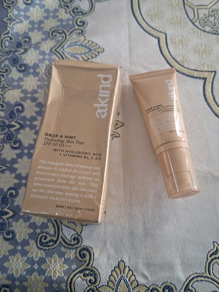 Akind Drop a Hint Hydrating Skin Tint