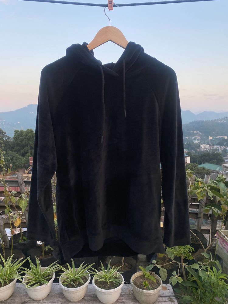 Nykaa Black Hoodie