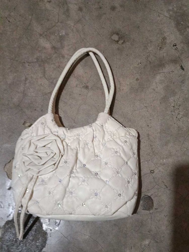 Chic Quilted Handbag with Rose Detail