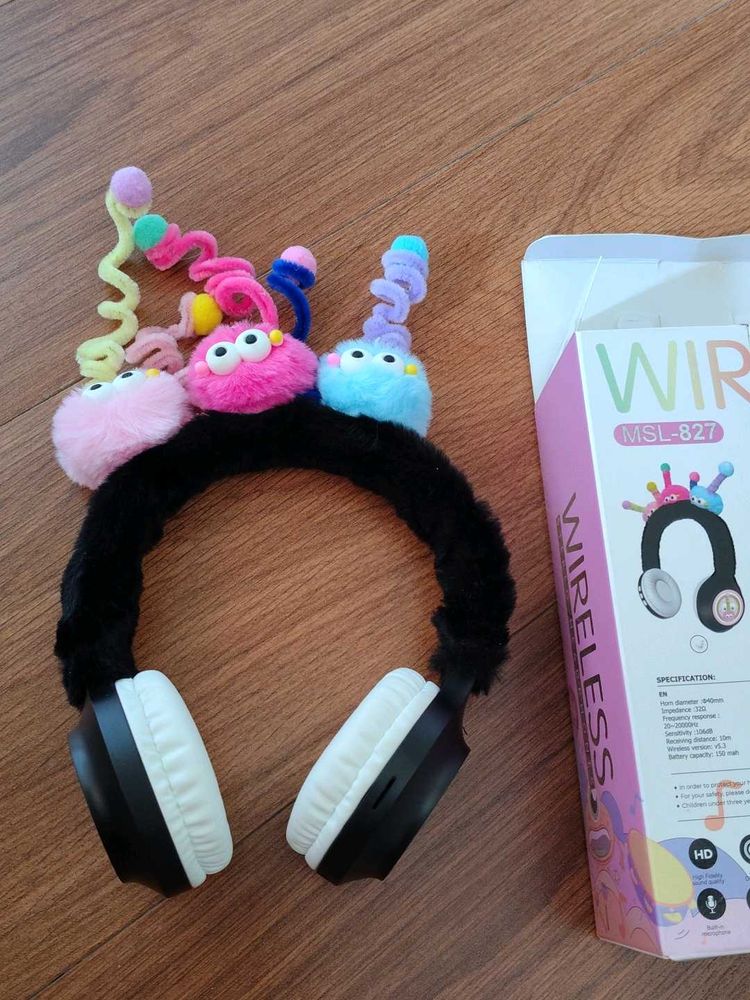 Cute Wireless Headphones with fuzzy features