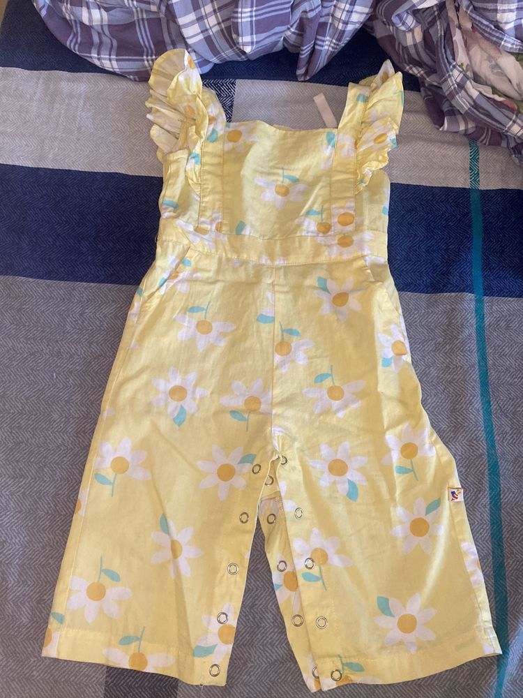Brand: Budding Bees.. Size: 12-18 Months