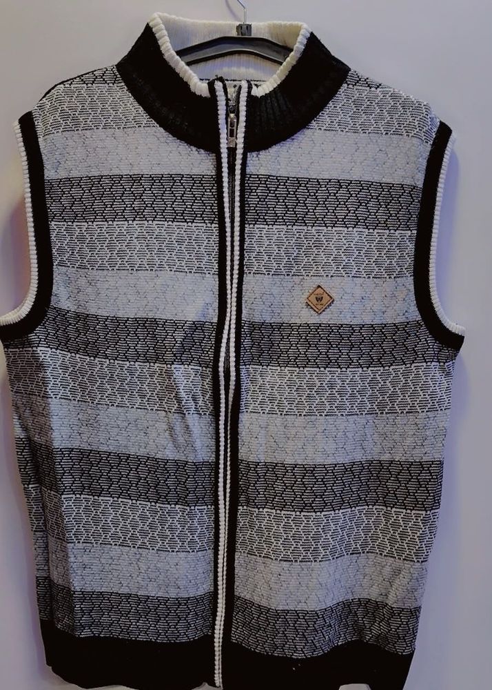 Men's Sleeveless Zip-Up Sweater Vest