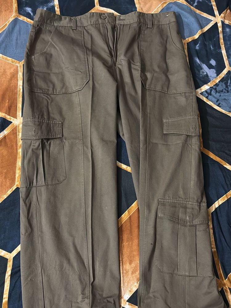 Iconic London cargo pants (Imported)