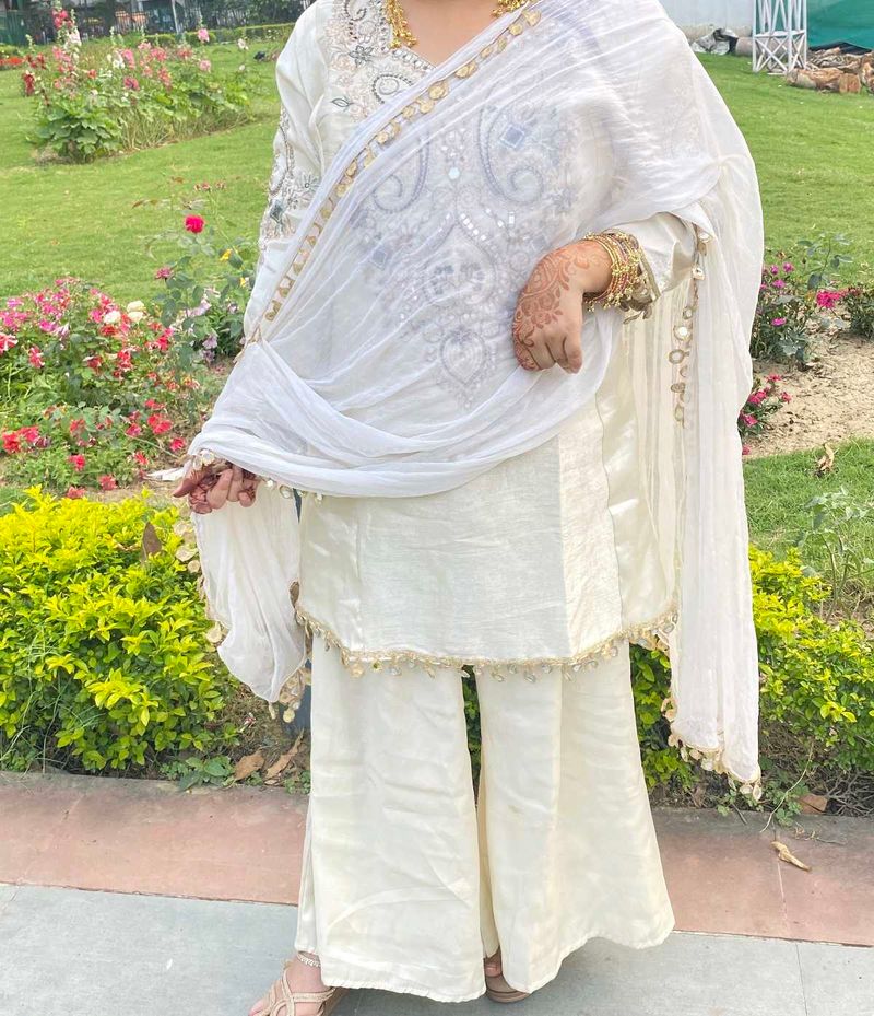 Elegant White Kurta Set with Dupatta