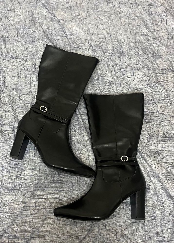 ‼️BRAND NEW Black Knee-High Boots‼️