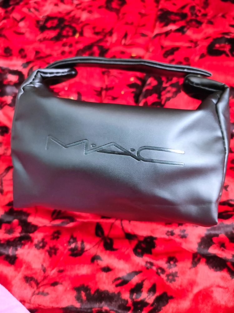 MAC Travel Pouch