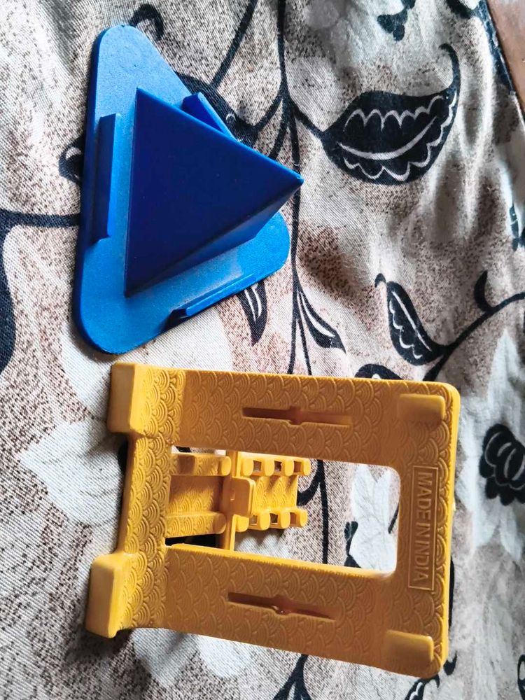Pair of Phone Stands