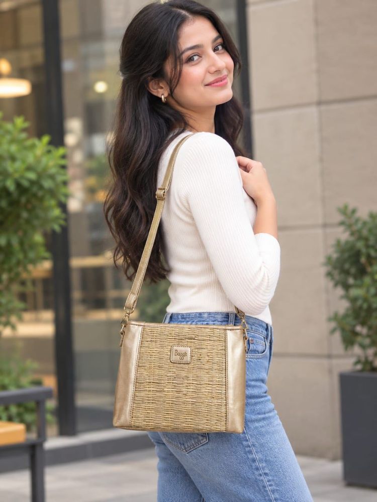 Stylish Gold Crossbody Bag Thoda damage hai photos