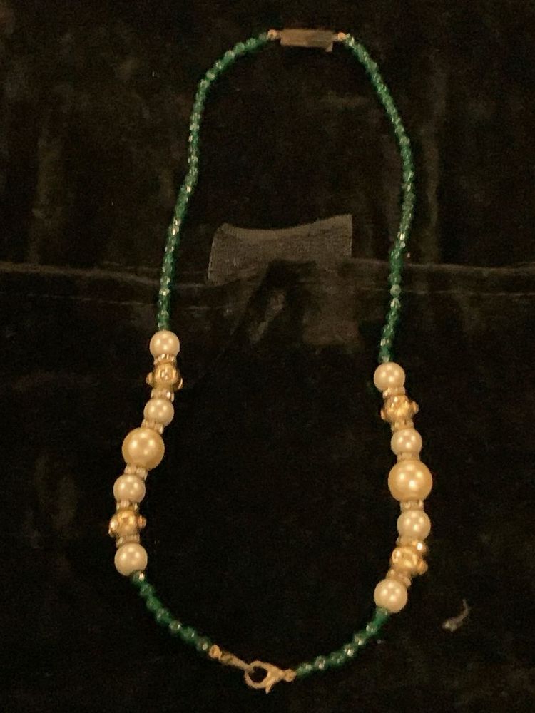 Elegant Pearl and Emerald Necklace