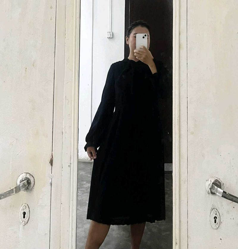 Elegant Black Long Sleeve Dress