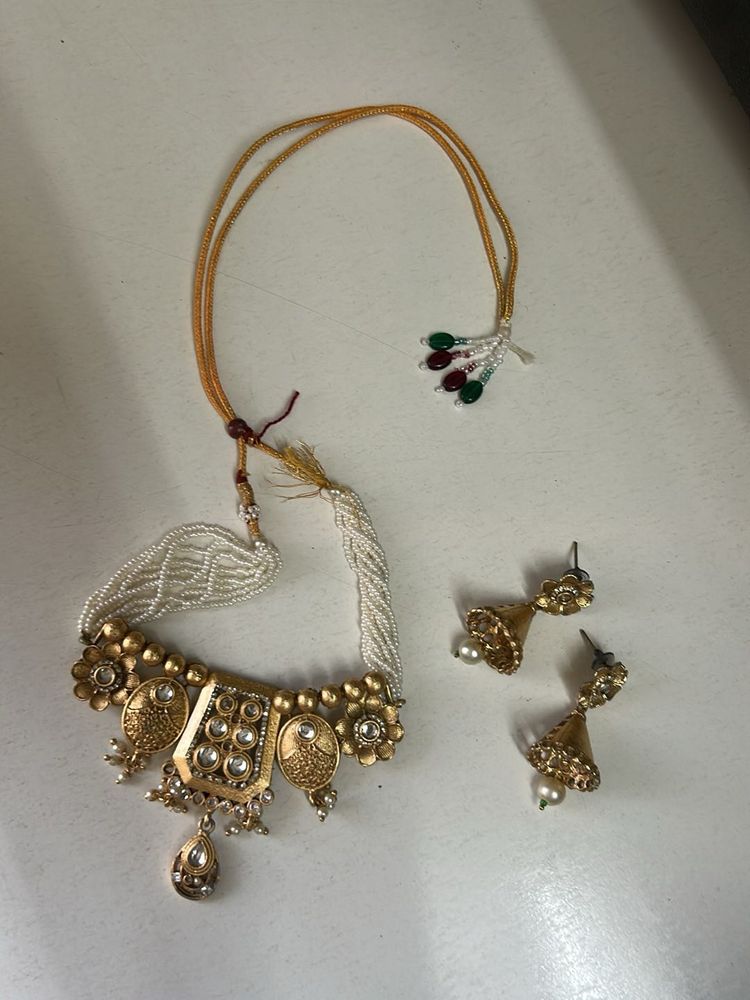 Elegant Gold Necklace &amp; Earrings Set