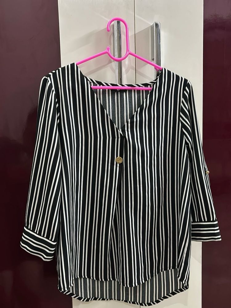 Chic Striped V-Neck Top