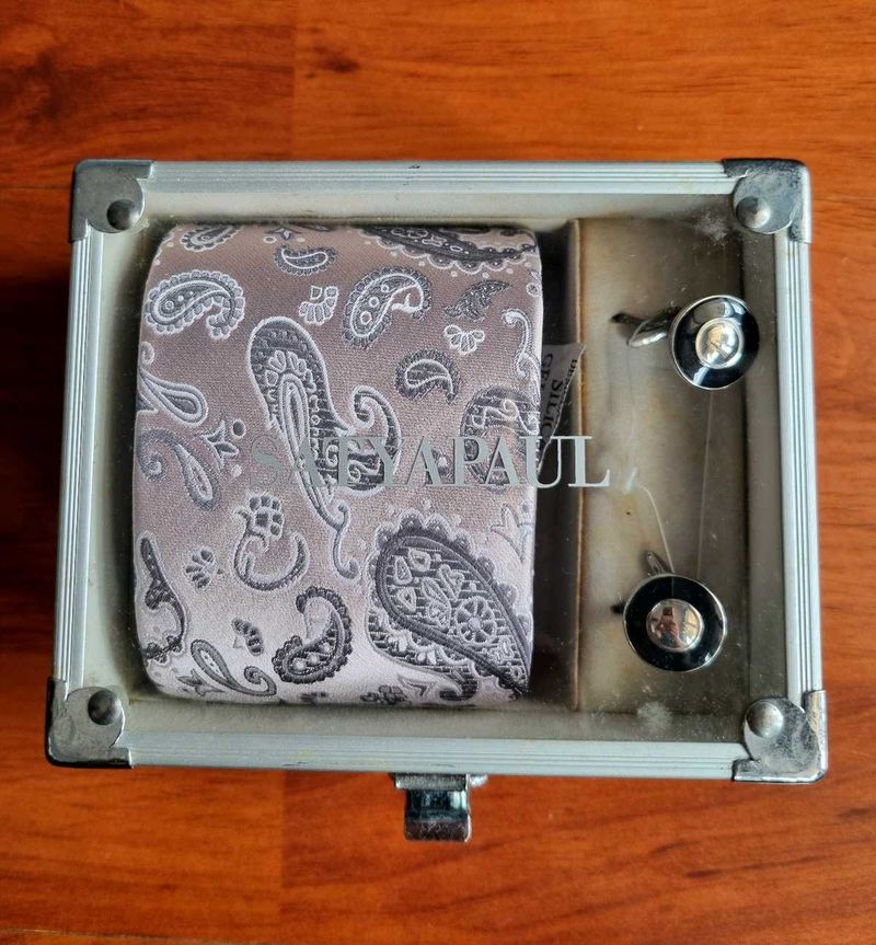 Satya Paul Silk Tie &amp; Cufflink Set