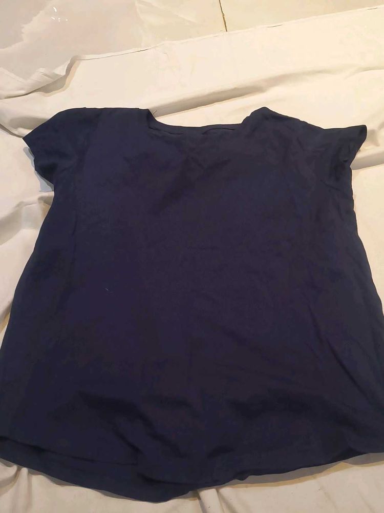Basic Navy Blue T-Shirt