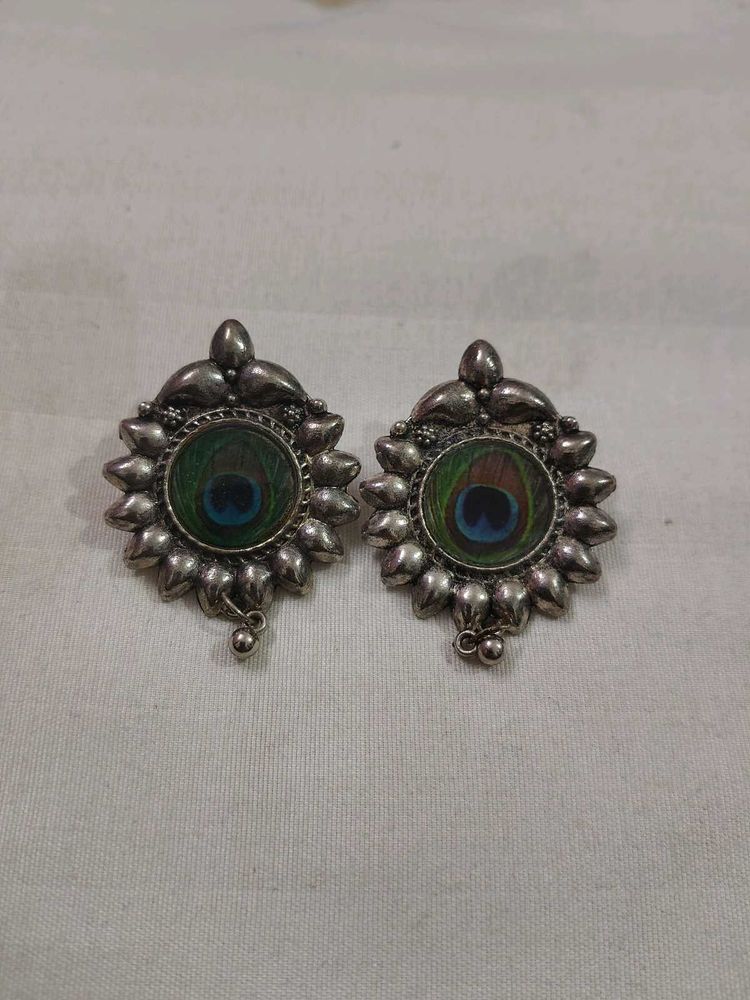 4 pairs of oxidised earrings